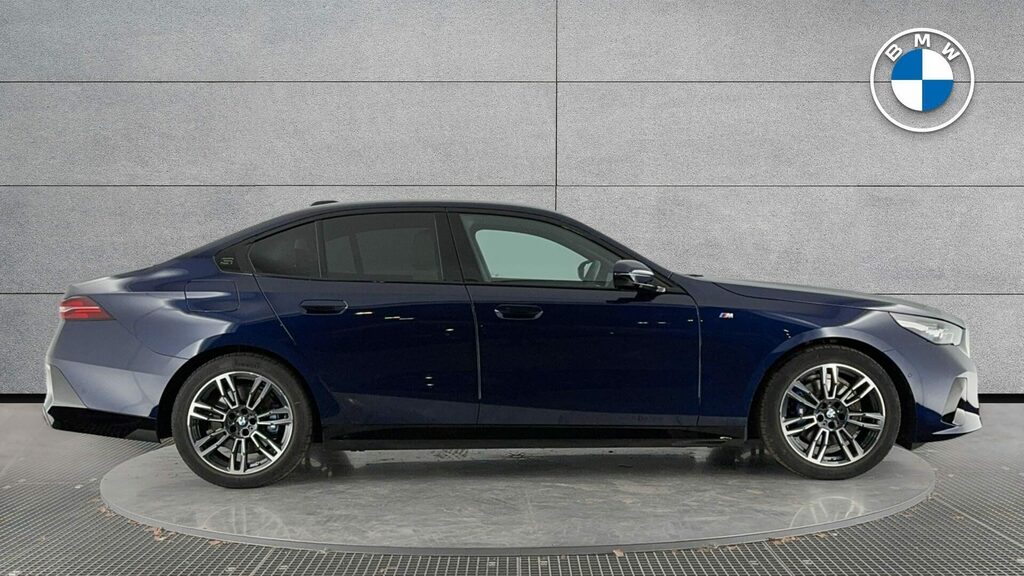BMW 5 Series Saloon PK74HSG Blue #3