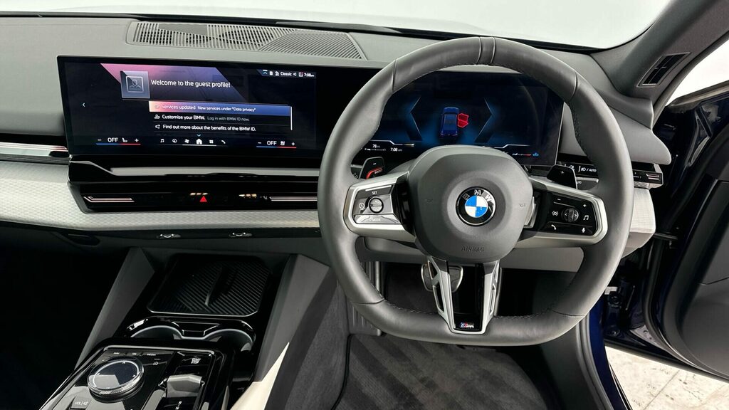 BMW 5 Series Saloon PK74HSG Blue #5