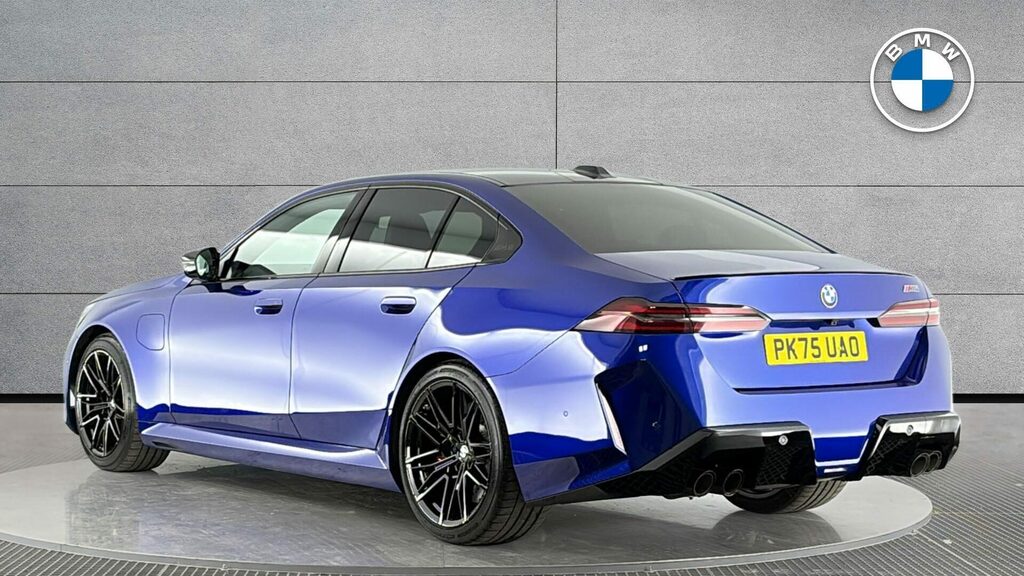 BMW M5 Saloon PK75UAO Blue #2