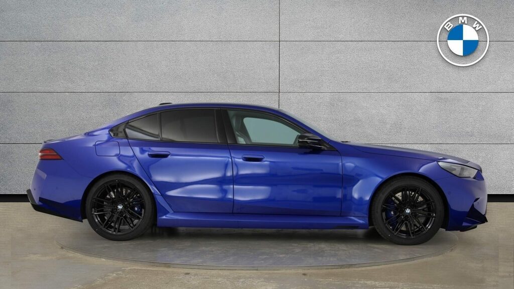 BMW M5 Saloon YB74BXK Blue #3