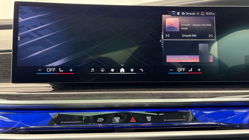 BMW i7 Xdrive60 M Sport Blue #15