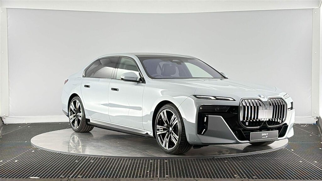 BMW i7 Xdrive60 M Sport Blue #1