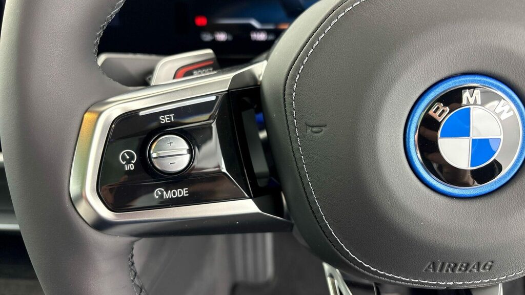 BMW i7 Xdrive60 M Sport Blue #19