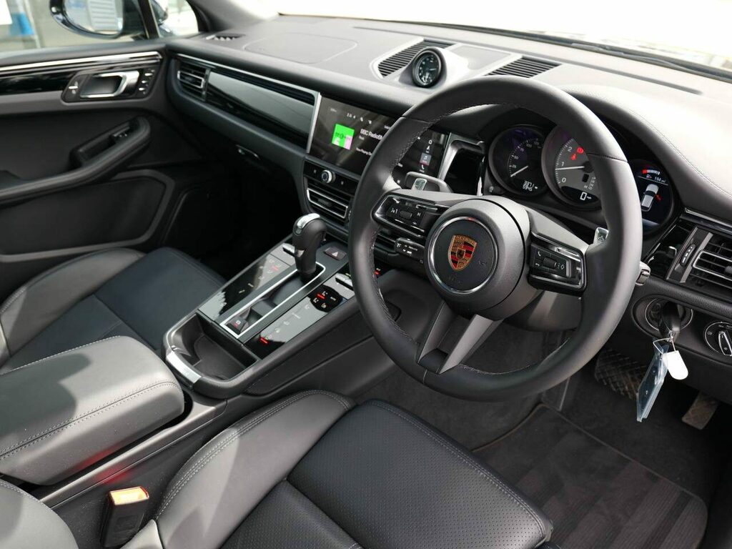 Porsche Macan Petrol MA75WXL Black #5