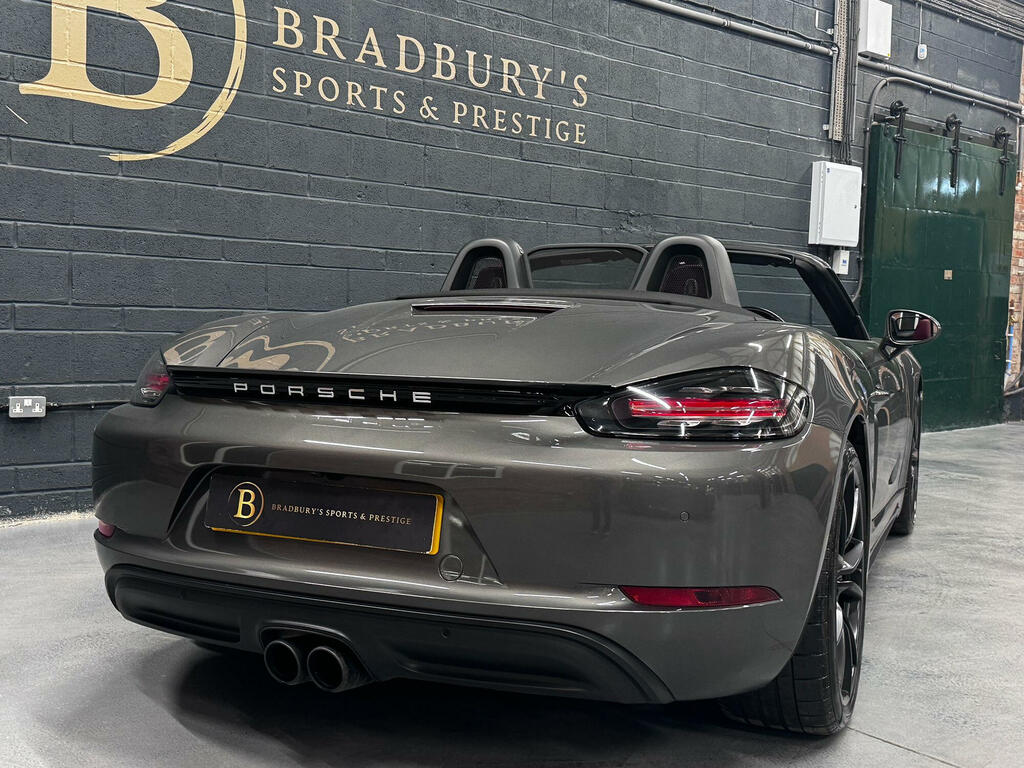 Porsche 718 Cayman Grey #85