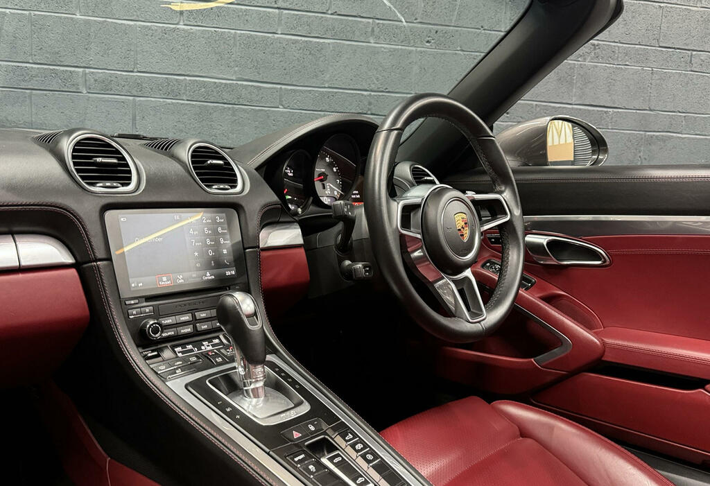 Porsche 718 Cayman Grey #33