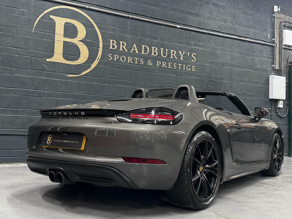 Porsche 718 Cayman Grey #26