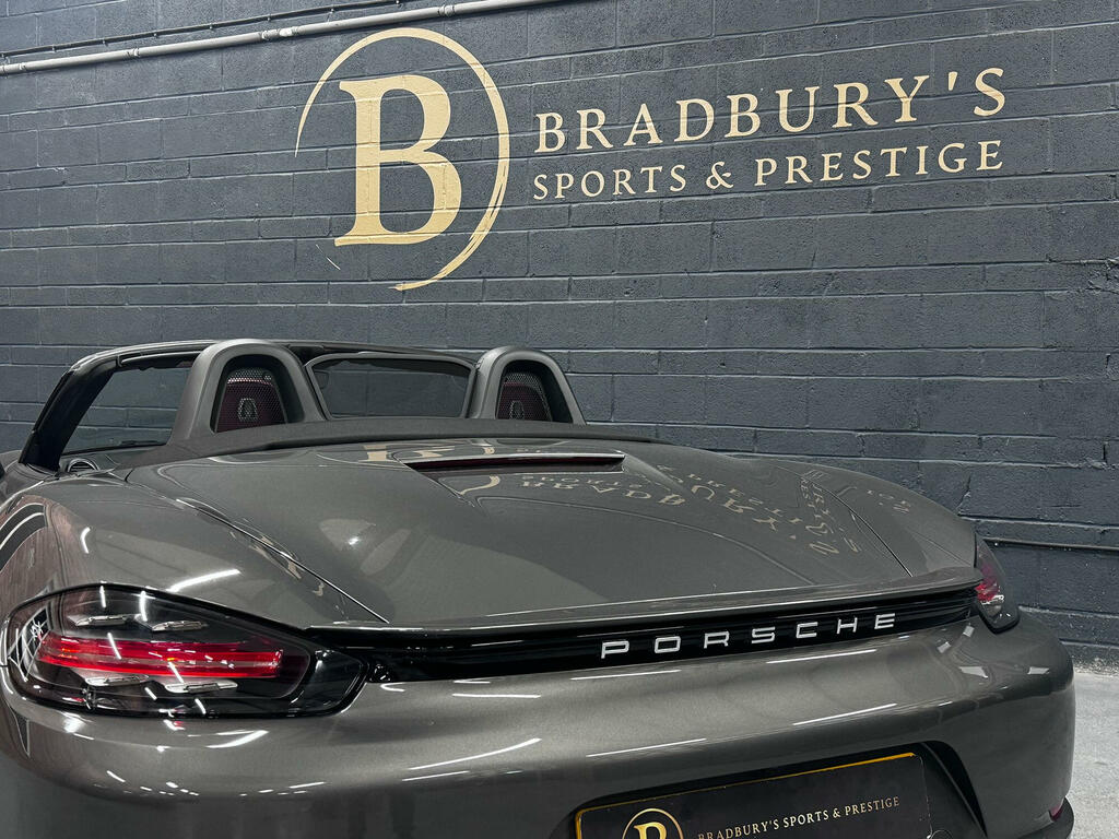 Porsche 718 Cayman Grey #81