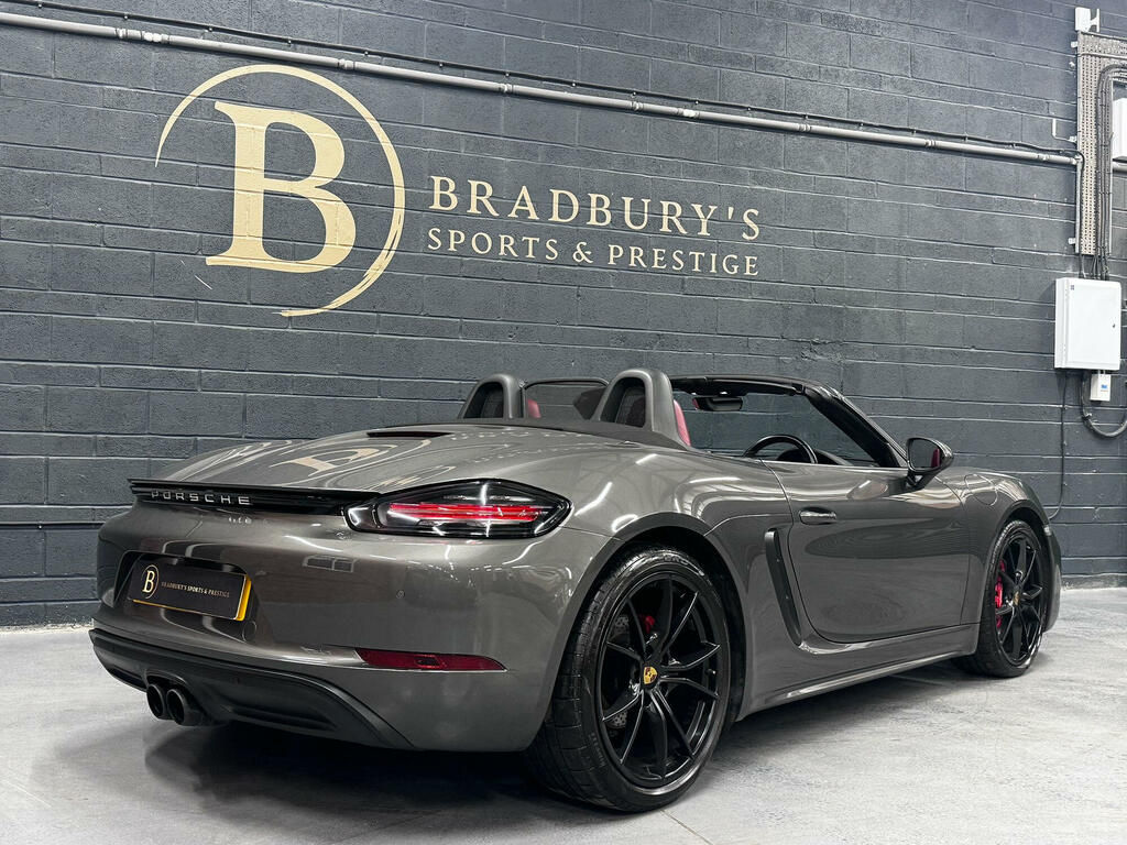 Porsche 718 Cayman Grey #84