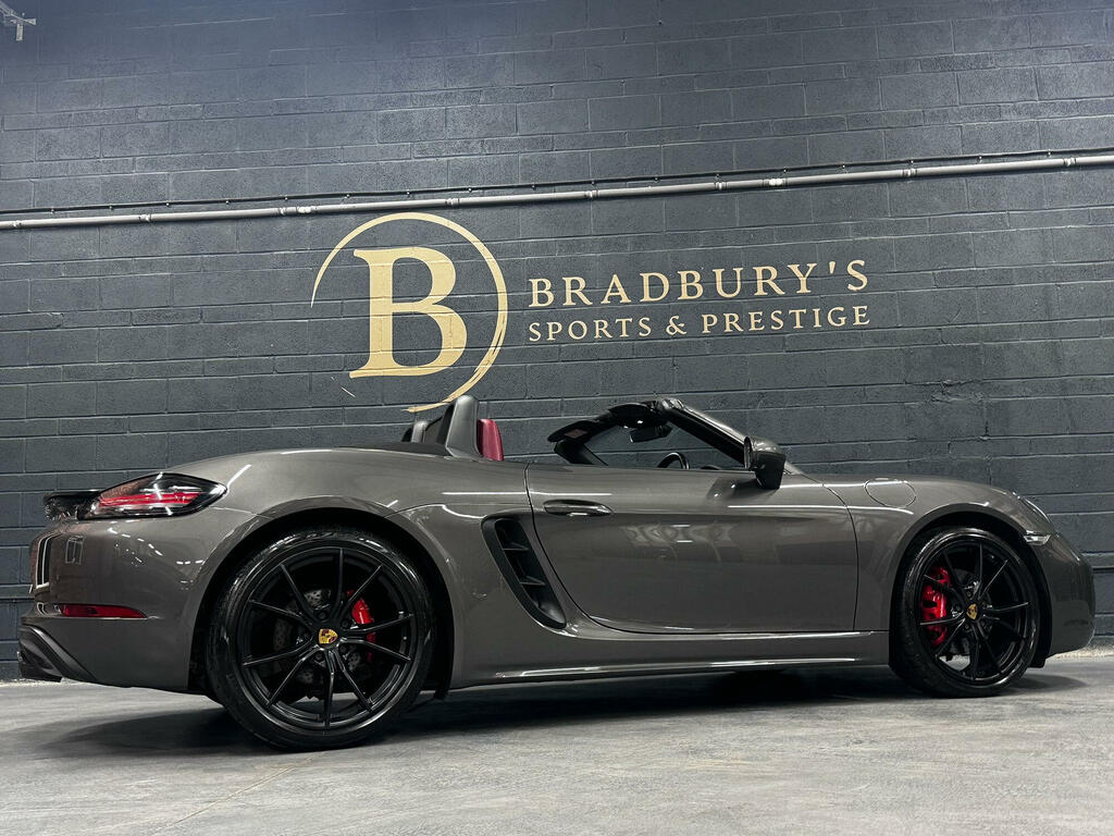 Porsche 718 Cayman Grey #24