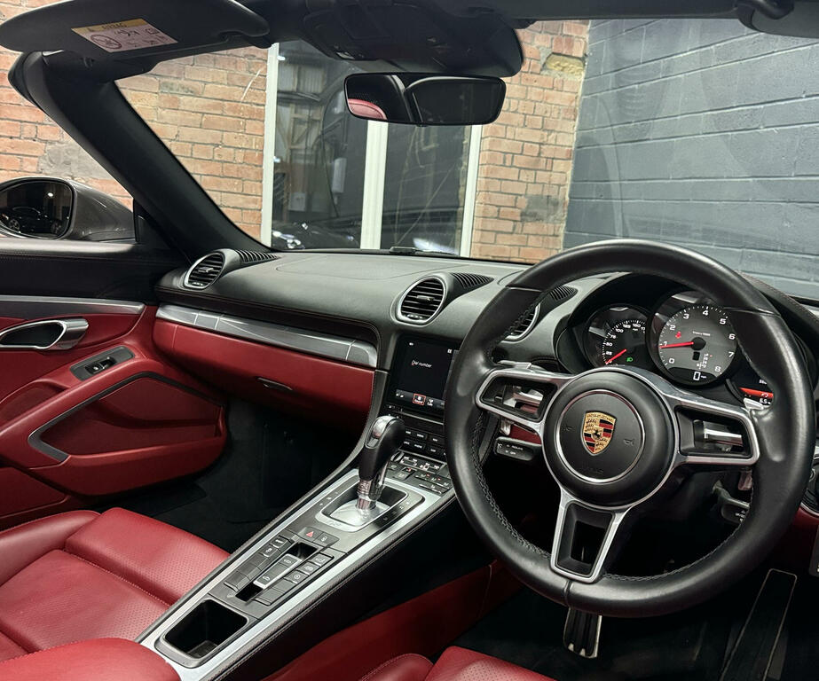 Porsche 718 Cayman Grey #31