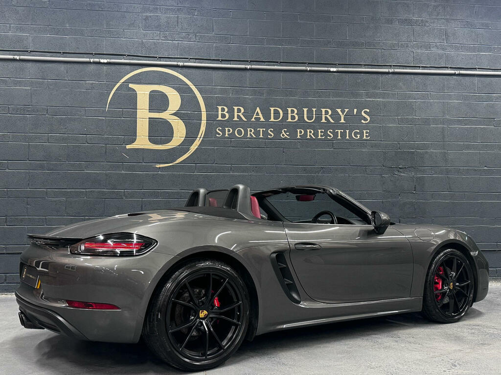 Porsche 718 Cayman Grey #25