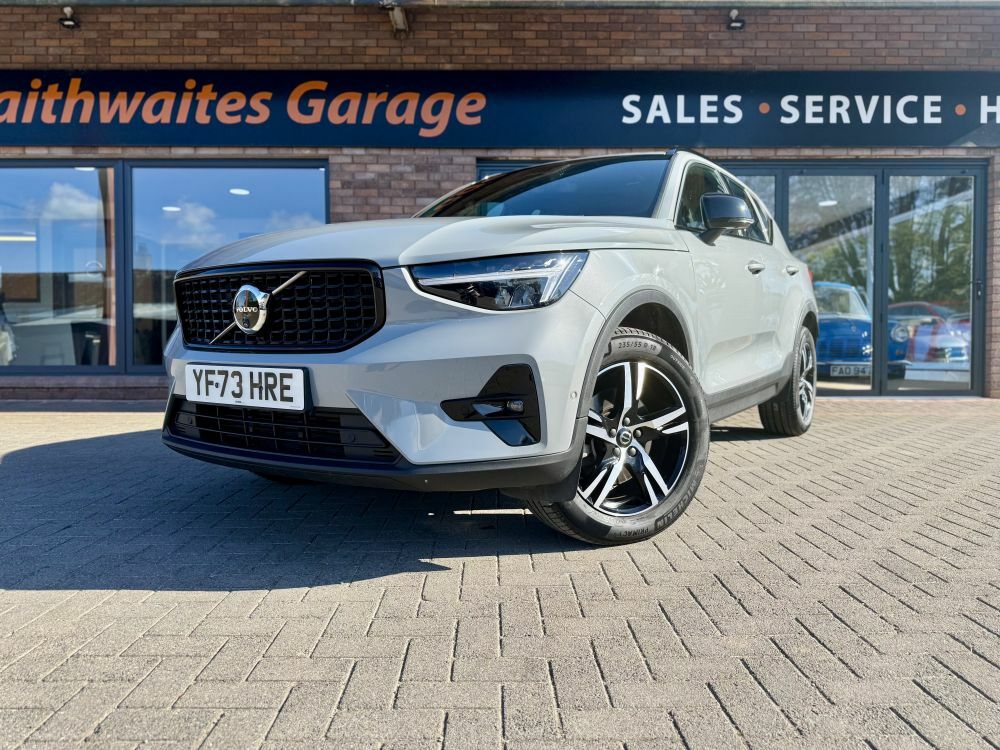 Volvo XC40 2.0 B3 Mhev Plus Dark Dct Grey