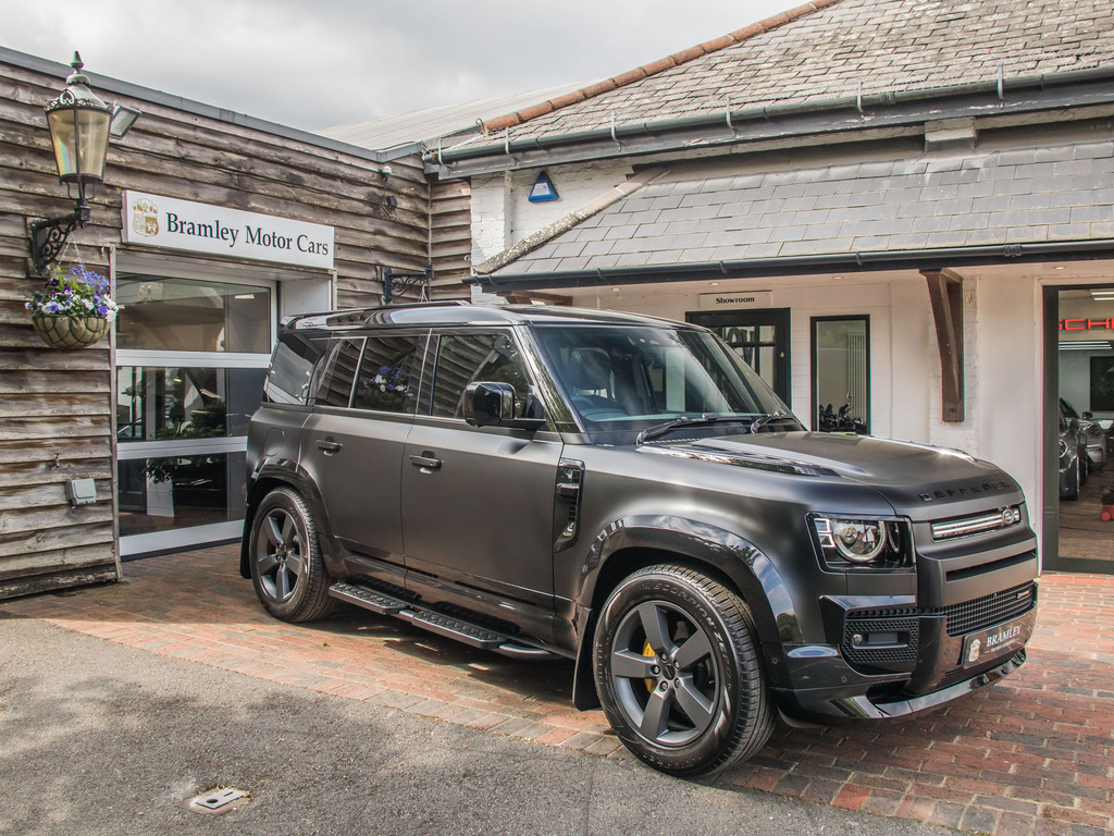 Land Rover Defender 110 Automatic LX73BNU Black #2