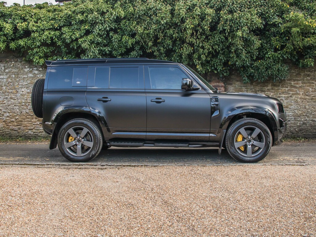 Land Rover Defender 110 Automatic LX73BNU Black #3