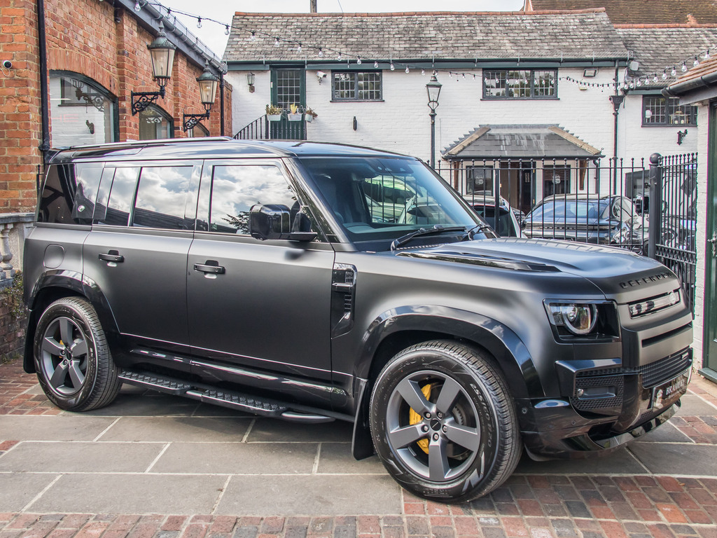 Land Rover Defender 110 Automatic LX73BNU Black #4