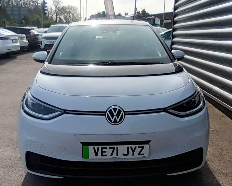 Volkswagen ID.3 Pro Performance 58Kwh Family VE71JYZ White #2