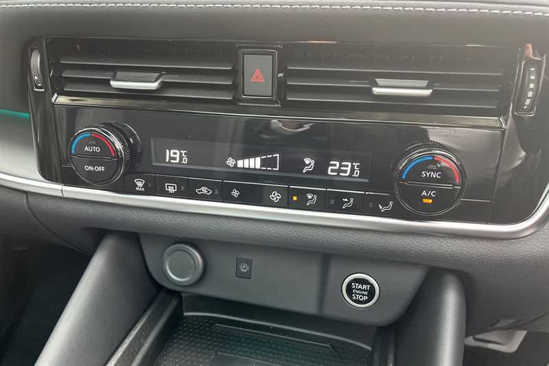 Nissan Qashqai 1.3 Dig-t Mh 158 N-connecta Xtronic Blue