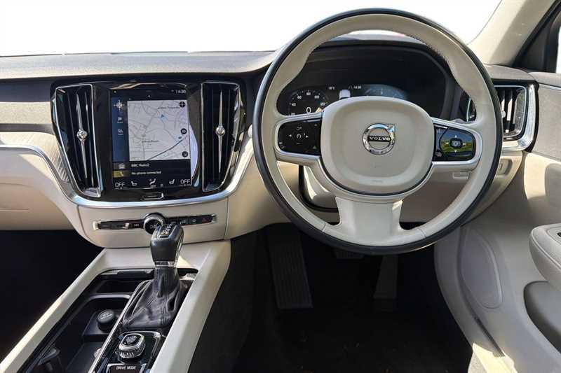 Volvo V60 2.0 D4 190 Inscription BU19RVT Black #6