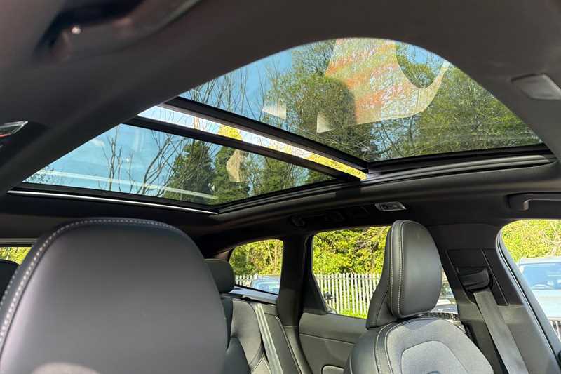 Volvo XC60 2.0 T6 Recharge Phev R Design Awd KX70HMC Black #2