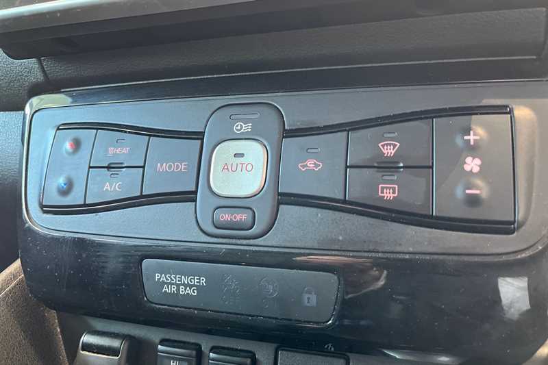 Nissan Leaf 110Kw N-connecta 39Kwh Black