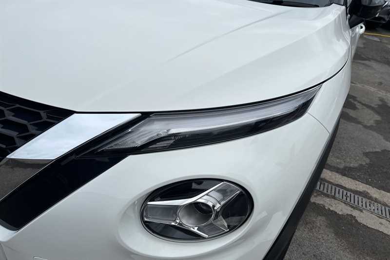 Nissan Juke 1.0 Dig-t 114 Tekna MT73URZ White #2