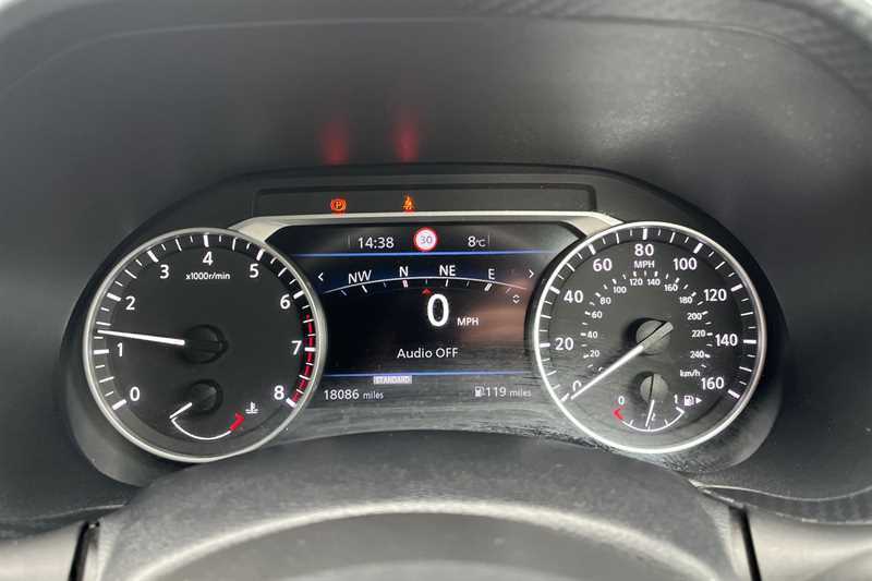 Nissan Juke 1.0 Dig-t 114 Tekna MT73URZ White #3