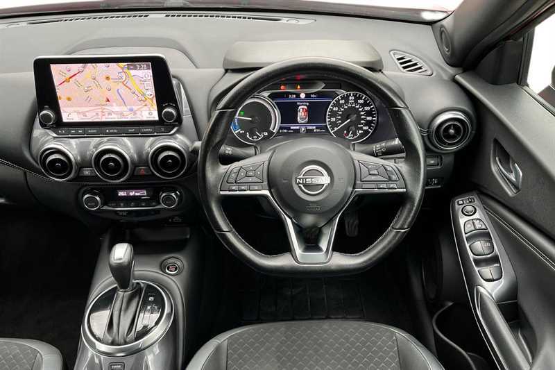 Nissan Juke 1.6 Hybrid N-connecta YP72WWA Red #4