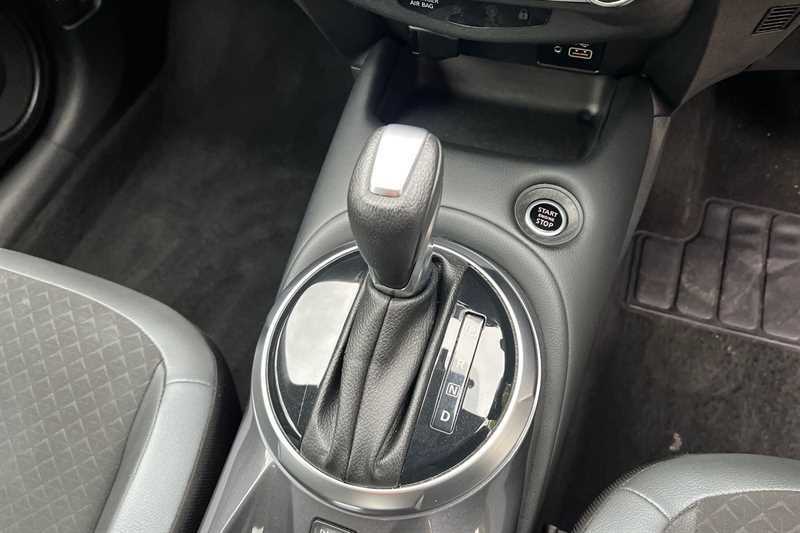 Nissan Juke 1.6 Hybrid N-connecta YP72WWA Red #6