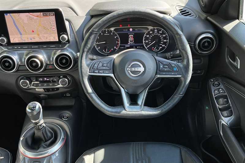 Nissan Juke 1.0 Dig-t 114 Tekna MJ23HRZ Black #4