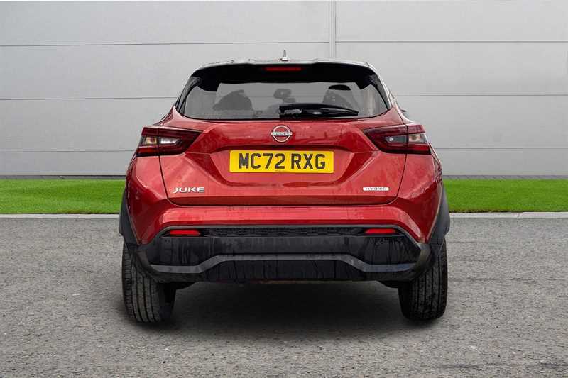 Nissan Juke 1.6 Hybrid Tekna MC72RXG Red #4