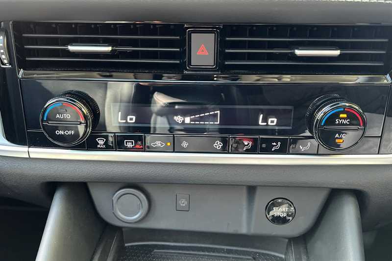 Nissan Qashqai 1.5 E-power N-connecta BK75KKE Black #2