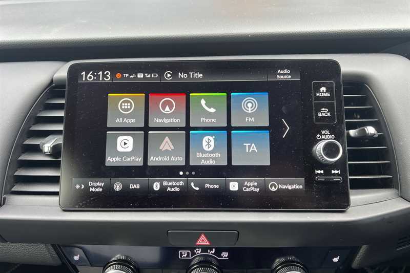 Honda Jazz 1.5 I-mmd Hybrid Crosstar Advance Ecvt LJ75VJC White #5
