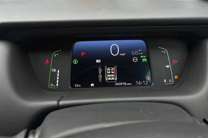 Honda Jazz 1.5 I-mmd Hybrid Crosstar Advance Ecvt LJ75VJC White #2