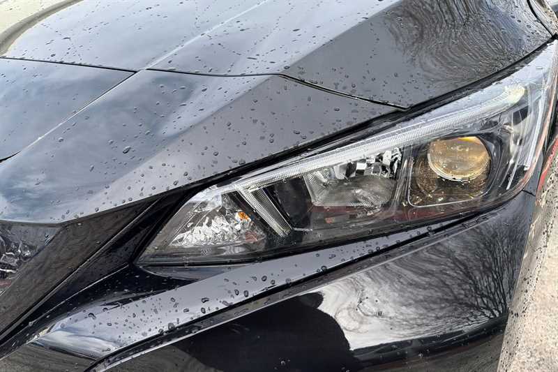 Nissan Leaf 110Kw N-connecta 39Kwh DS72LMK Black #2