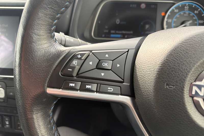 Nissan Leaf 110Kw N-connecta 39Kwh DS72LMK Black #5