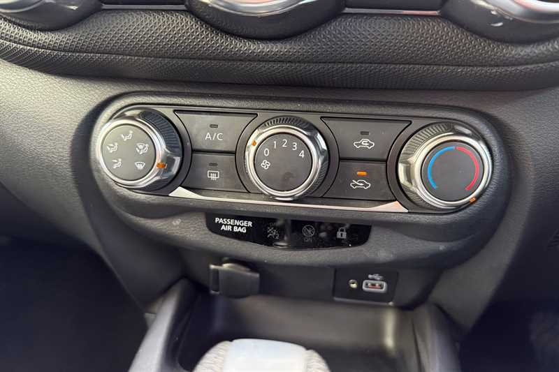 Nissan Juke 1.0 Dig-t 114 Acenta Dct Red