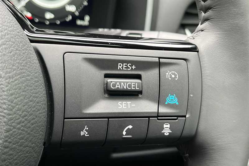Nissan Qashqai 1.3 Dig-t Mh Tekna MK26XGE Black #6
