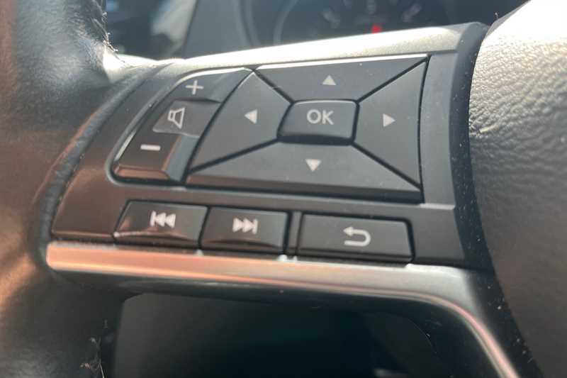 Nissan Qashqai 1.6 Dci N-connecta Xtronic Red #5