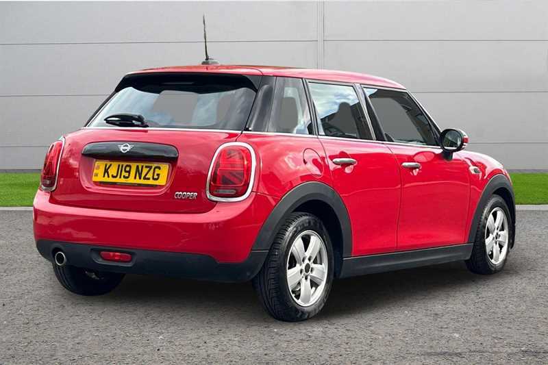 Mini Hatch 1.5 Cooper Classic II KJ19NZG Red #3