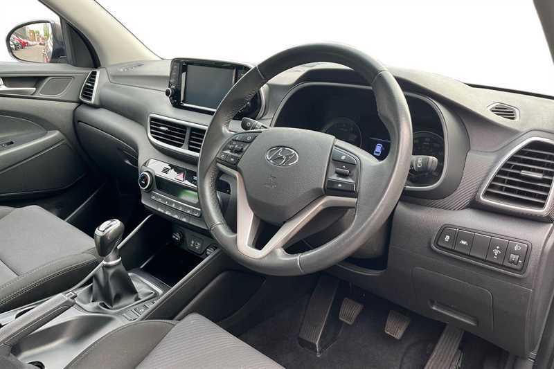 Hyundai Tucson 1.6 Gdi S Connect 2Wd EX69NHO Grey #4