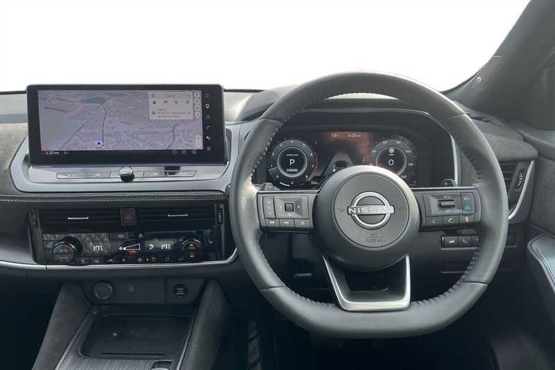 Nissan Qashqai 1.3 Dig-t Mh 158 Tekna Xtronic MT26FHR Black #5