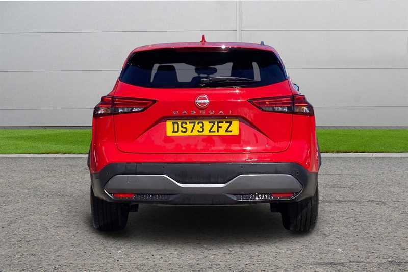 Nissan Qashqai 1.3 Dig-t Mh N-connecta DS73ZFZ Red #4