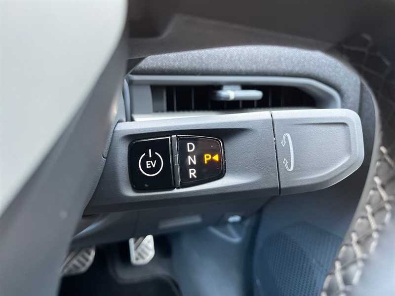 Kia EV3 148Kw Gt-line S 81.4Kwh YJ74BCG Black #3