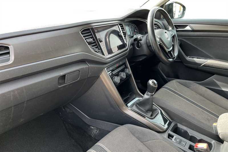 Volkswagen T-Roc 1.0 Tsi Se VE18HNP Black #2