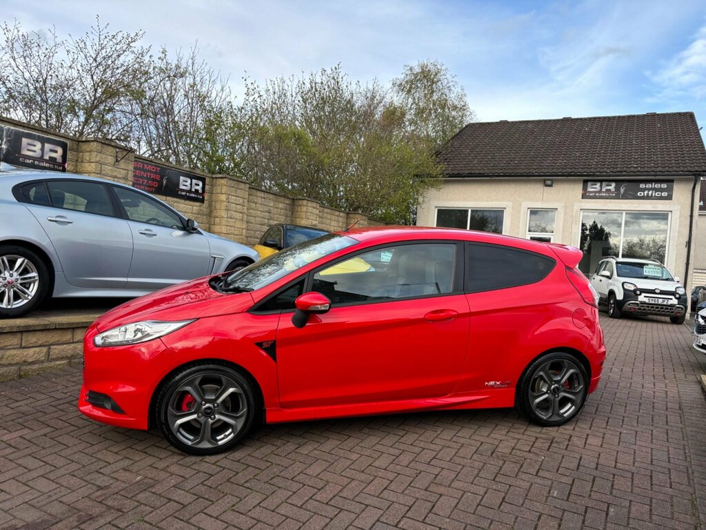 Ford Fiesta 1.6T Ecoboost St-2 Euro 6 Red