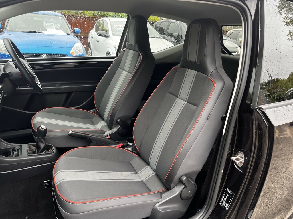 Volkswagen Up Hatchback 1.0 Groove Up 201464 SG64UPO Black #4
