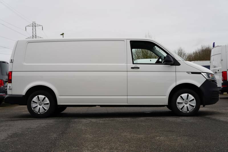 Volkswagen Transporter T30 Tdi 150 Van Startline Lwb - 2024 73 DL73UEW White #4