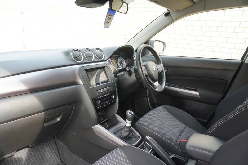 Suzuki Vitara Boosterjet 48V Hybrid Sz-t - 2021 22 KP22LXS White #2
