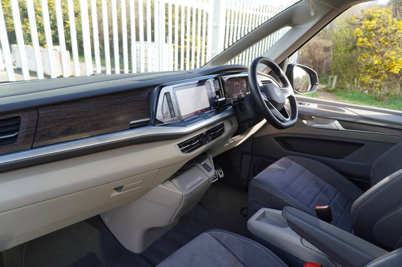 Volkswagen Multivan Tdi Lwb Dsg Style - 2025 25 HN25ZTU Black #2